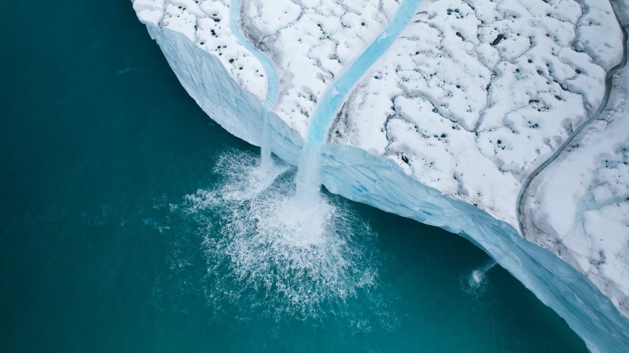 Exploring Svalbard cruise