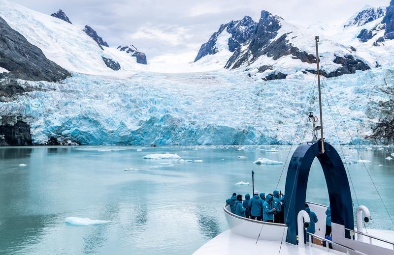 Exploring Svalbard cruise