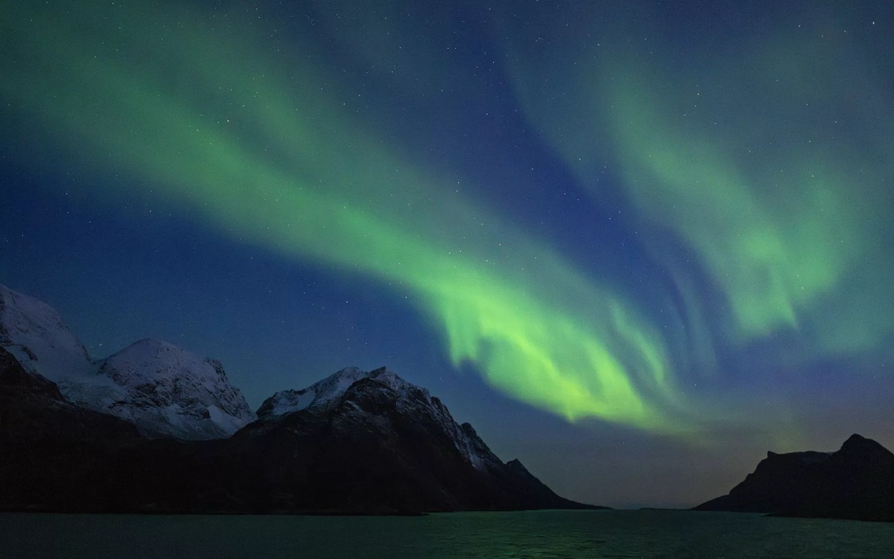 Iceland to Greenland roundtrip cruise